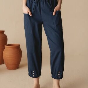 LINTICO LINEN TAPERED DOUBLE PATCH POCKET CROPPED TROUSERS